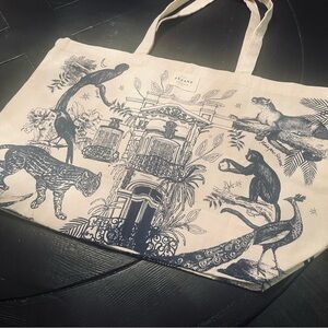NEW Sézane exotic print tote in black
